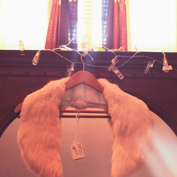 Rare Vintage White Rabbit and Silk Stole - Picture 3 of 4